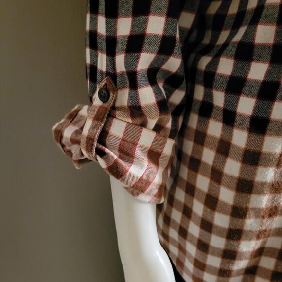 Upcycled 'Stranger Things' flannel shirt - Picture 8 of 11